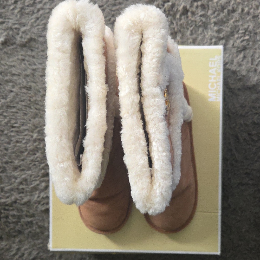 NIB Michael Kors Sz 8 Tan Suede Boots - Picture 14 of 14